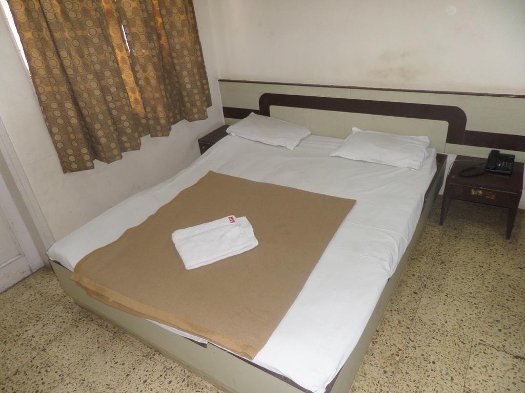 Hotel Shilpa Nashik Rum bild