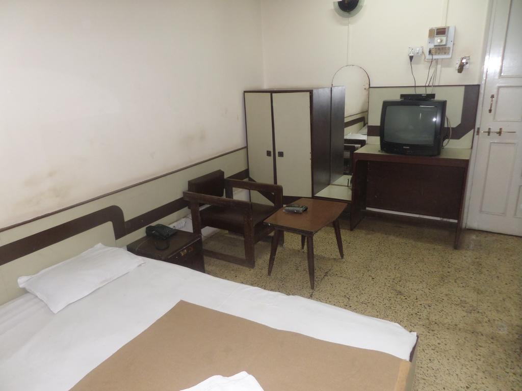 Hotel Shilpa Nashik Rum bild