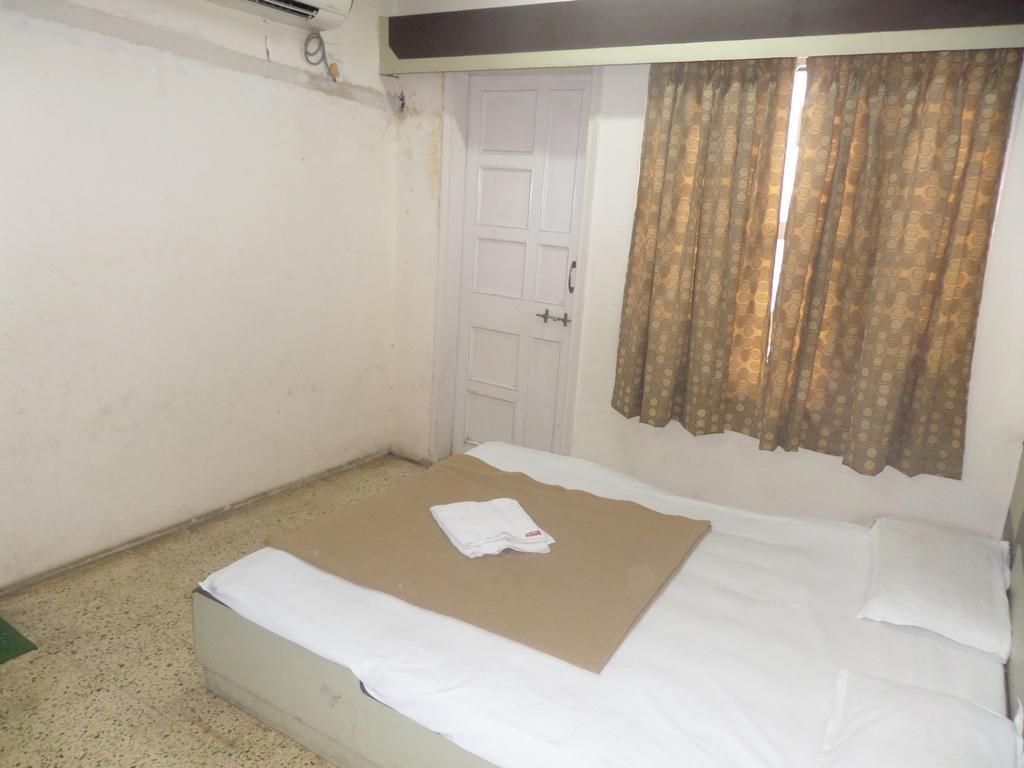 Hotel Shilpa Nashik Exteriör bild