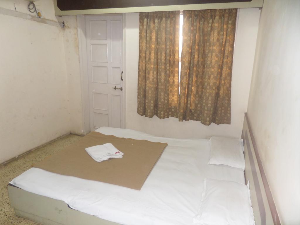 Hotel Shilpa Nashik Exteriör bild
