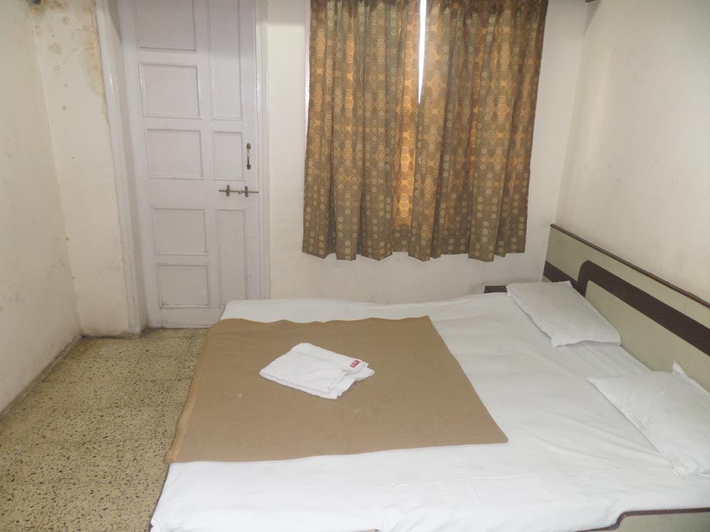 Hotel Shilpa Nashik Rum bild