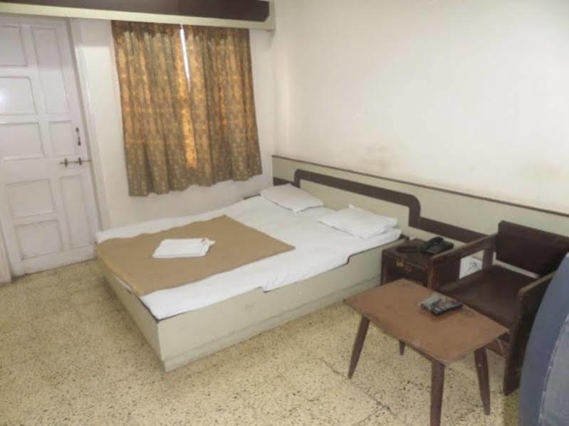 Hotel Shilpa Nashik Exteriör bild